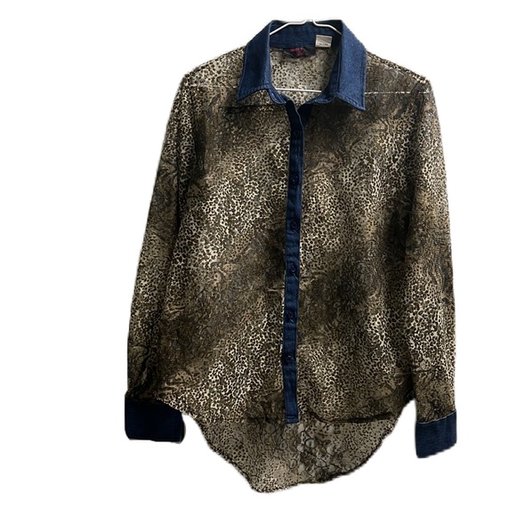 What’s Hot, Collar, Button Down, Long Sleeve Top, Multi, Size Medium - Picture 1 of 8